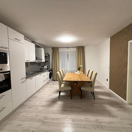 140Qm - 4 Zimmer- Parkplatz - Autobahn - Blauer See - Mallibase Apartments Garbsen Buitenkant foto